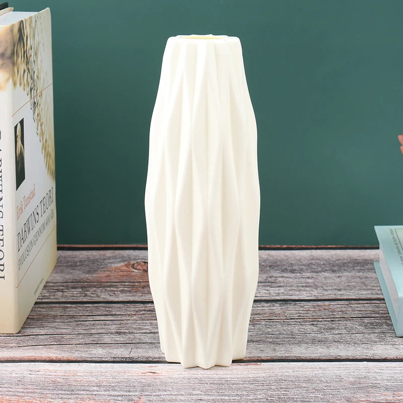 Diamond Pattern Plastic Smooth Vase