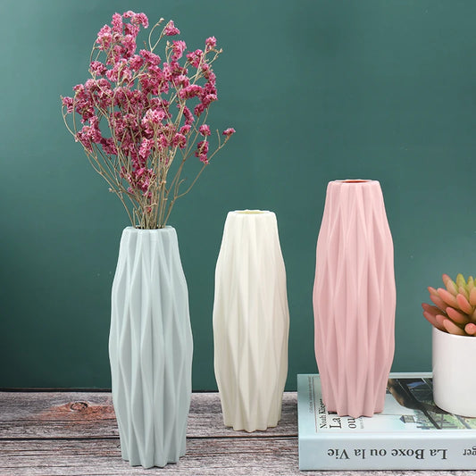 Diamond Pattern Plastic Smooth Vase